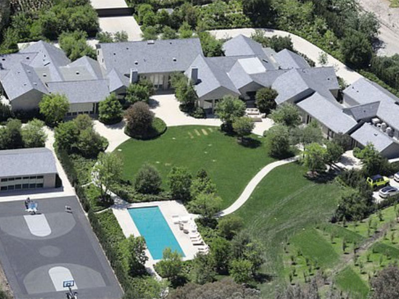 كاني ويست يتصدر غلاف "فوربس"... ووصول قيمة إمبراطوريته إلى مليار دولار